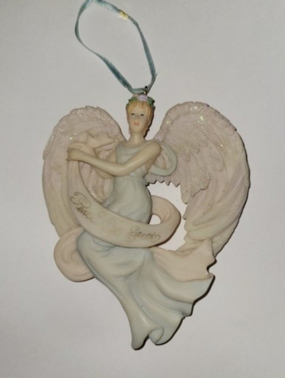Vintage 1998 Seraphim Classics “Peace on Earth” Angel Heart Ornament – Roman Inc